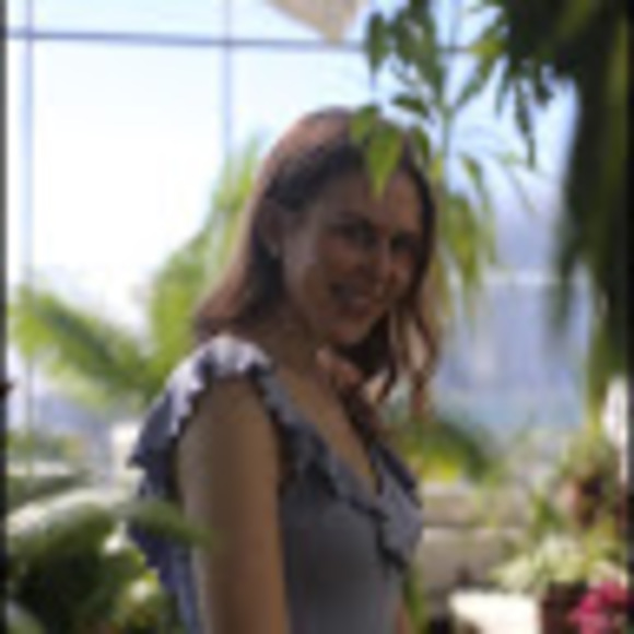 Meet your Posher, Lisa - Picture 1 of 1